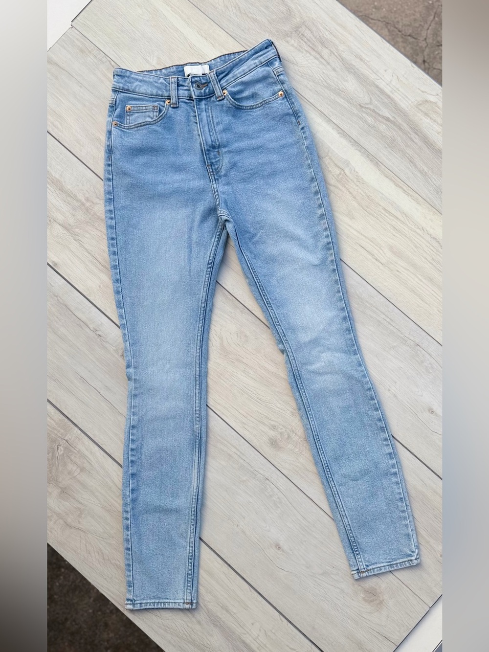H&M Light Blue Wash High Rise Skinny Jeans Petite 4 Quality Denim NWOT Baddie
